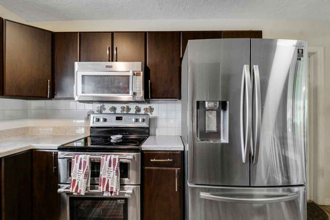 For Sale: $1,250,000 (5 beds, 3 baths, 2420 Square Feet)