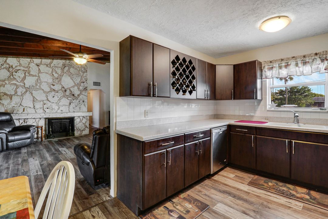 For Sale: $1,250,000 (5 beds, 3 baths, 2420 Square Feet)