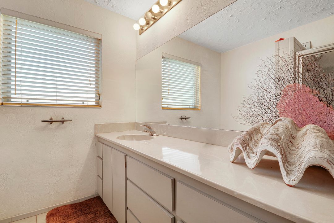 For Sale: $1,250,000 (5 beds, 3 baths, 2420 Square Feet)