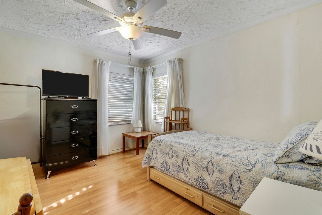 For Sale: $1,250,000 (5 beds, 3 baths, 2420 Square Feet)