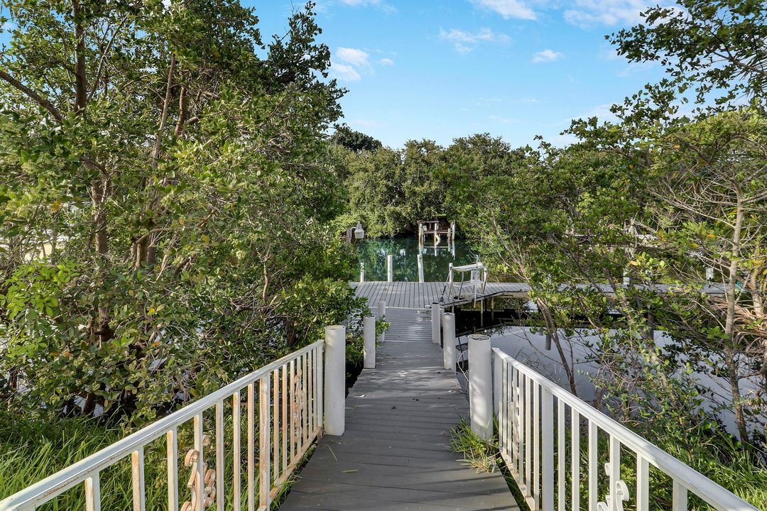 For Sale: $1,250,000 (5 beds, 3 baths, 2420 Square Feet)