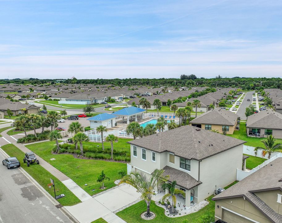 For Sale: $445,000 (5 beds, 3 baths, 2601 Square Feet)