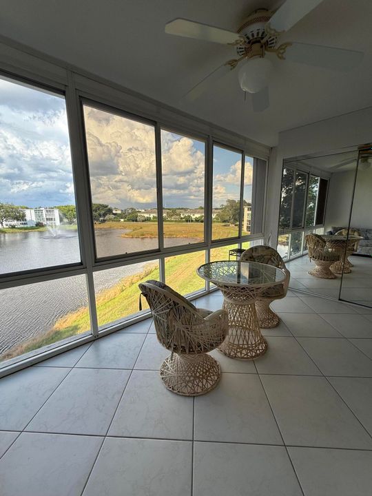 Active With Contract: $240,000 (2 beds, 2 baths, 938 Square Feet)