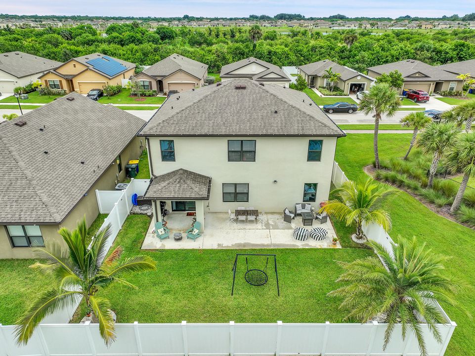 For Sale: $445,000 (5 beds, 3 baths, 2601 Square Feet)