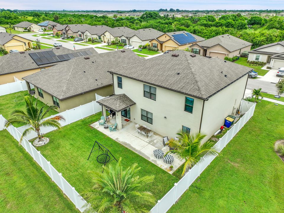 For Sale: $445,000 (5 beds, 3 baths, 2601 Square Feet)