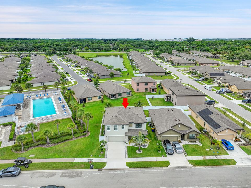 For Sale: $445,000 (5 beds, 3 baths, 2601 Square Feet)