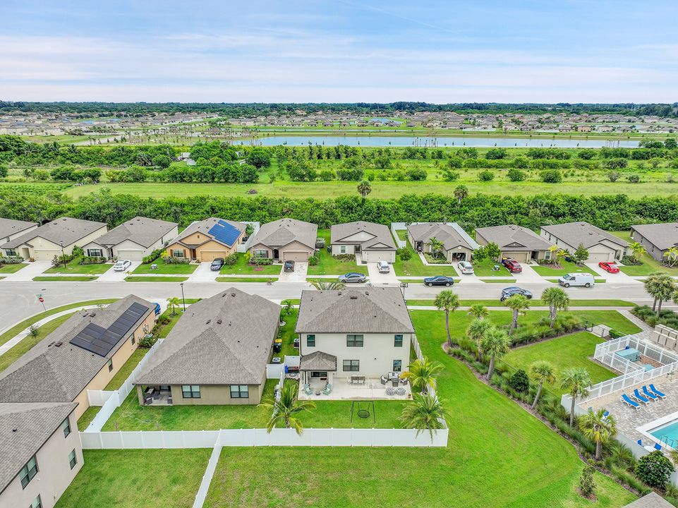 For Sale: $445,000 (5 beds, 3 baths, 2601 Square Feet)