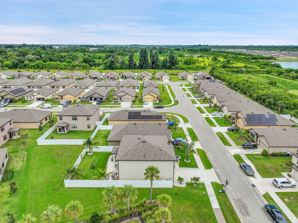 For Sale: $445,000 (5 beds, 3 baths, 2601 Square Feet)