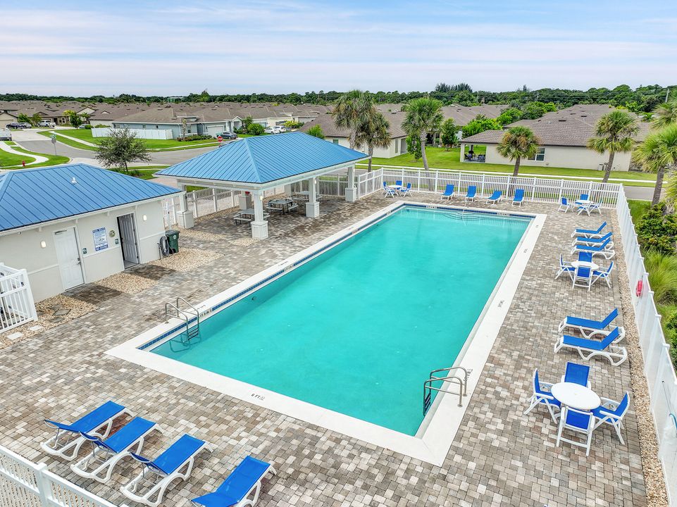 For Sale: $445,000 (5 beds, 3 baths, 2601 Square Feet)