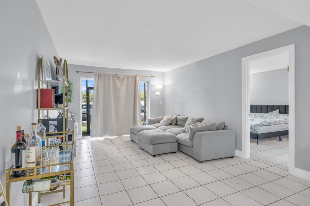 Activo con contrato: $220,000 (2 camas, 2 baños, 936 Pies cuadrados)