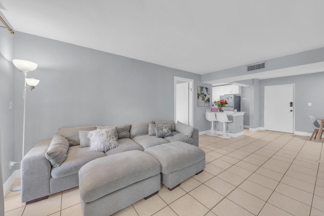 Activo con contrato: $220,000 (2 camas, 2 baños, 936 Pies cuadrados)