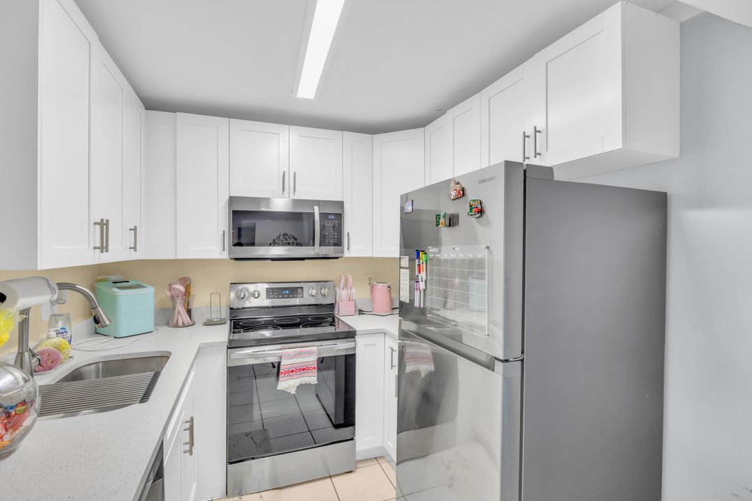 Activo con contrato: $220,000 (2 camas, 2 baños, 936 Pies cuadrados)