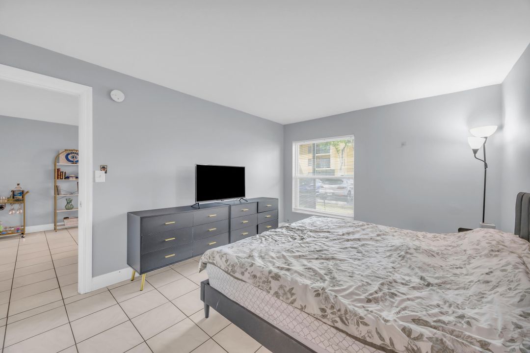 Activo con contrato: $220,000 (2 camas, 2 baños, 936 Pies cuadrados)