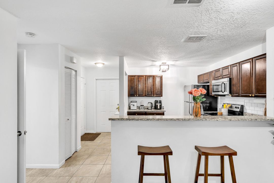 待售: $345,000 (3 贝兹, 2 浴室, 1502 平方英尺)