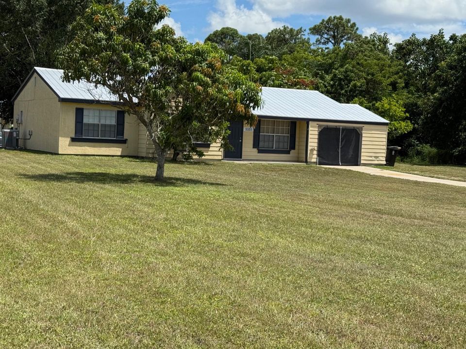 Active With Contract: $2,000 (3 beds, 2 baths, 1362 Square Feet)