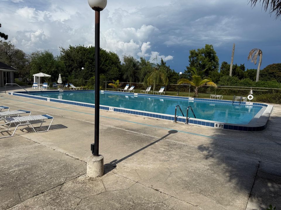 Active With Contract: $2,000 (3 beds, 2 baths, 1362 Square Feet)