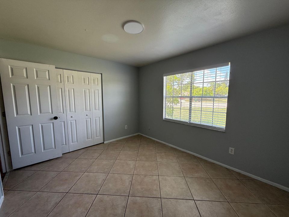 Active With Contract: $2,000 (3 beds, 2 baths, 1362 Square Feet)