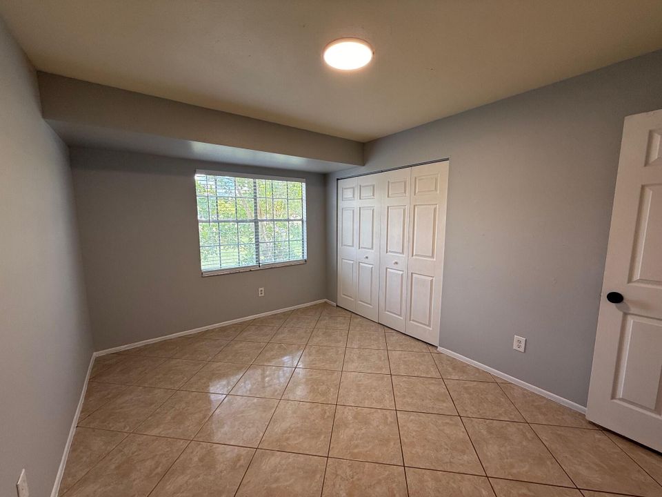Active With Contract: $2,000 (3 beds, 2 baths, 1362 Square Feet)