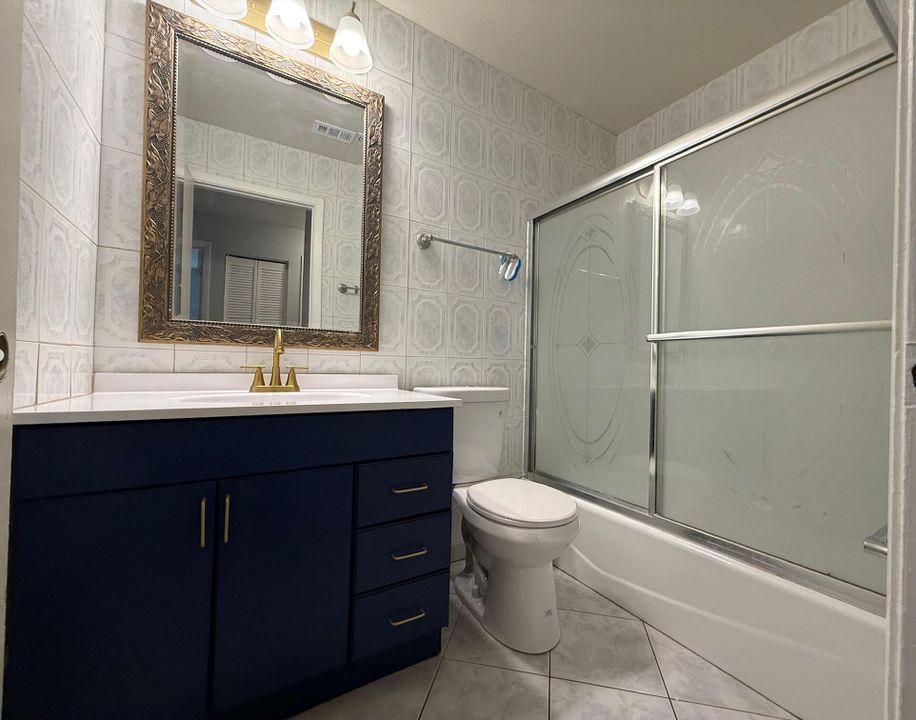 Active With Contract: $2,000 (3 beds, 2 baths, 1362 Square Feet)