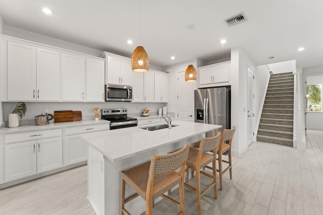 Active With Contract: $484,990 (3 beds, 2 baths, 1870 Square Feet)