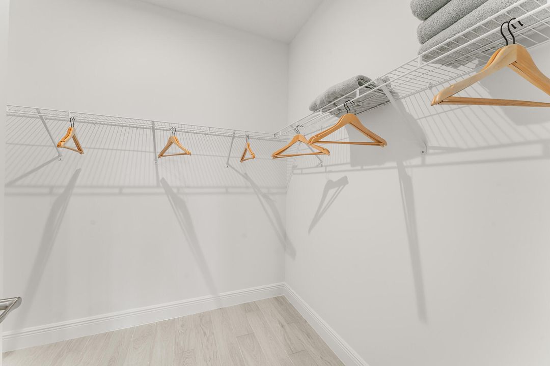 Active With Contract: $484,990 (3 beds, 2 baths, 1870 Square Feet)