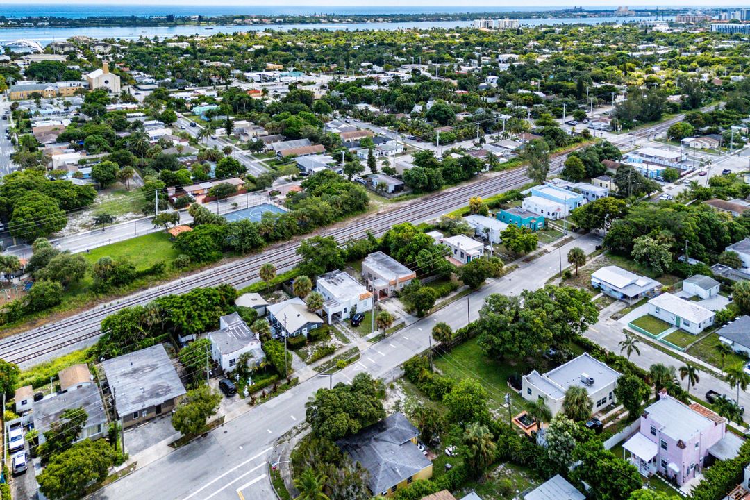 Active With Contract: $350,000 (4 beds, 2 baths, 1330 Square Feet)
