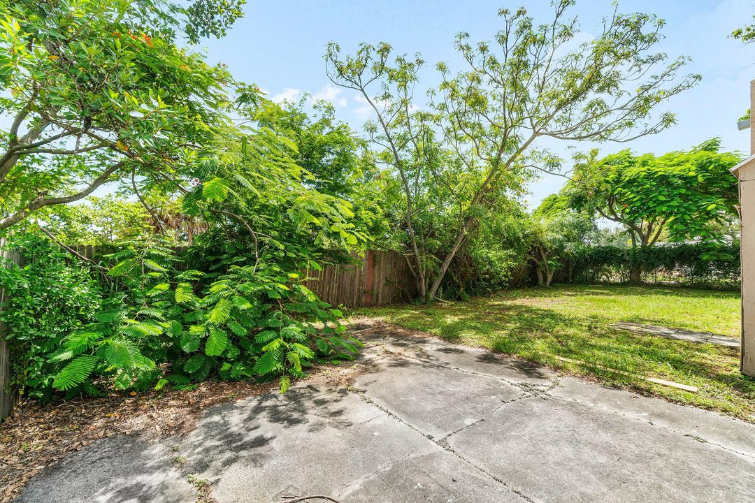 Active With Contract: $350,000 (4 beds, 2 baths, 1330 Square Feet)