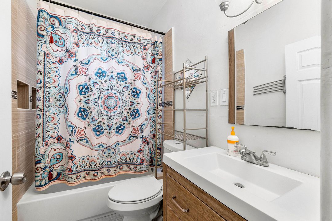 Active With Contract: $350,000 (4 beds, 2 baths, 1330 Square Feet)