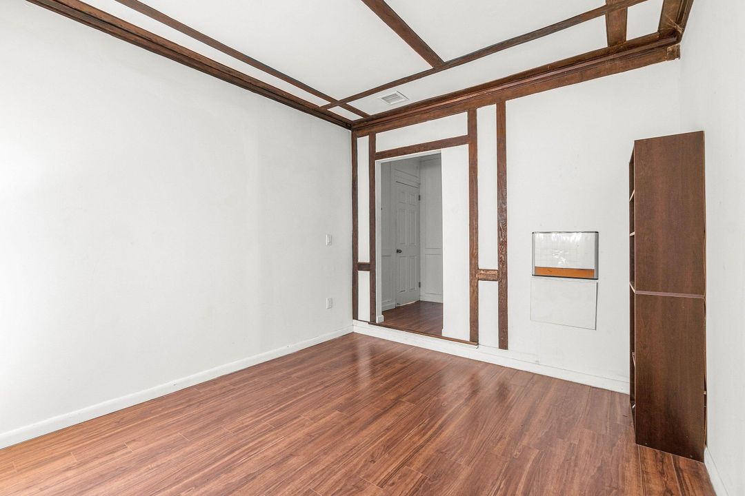 Active With Contract: $350,000 (4 beds, 2 baths, 1330 Square Feet)