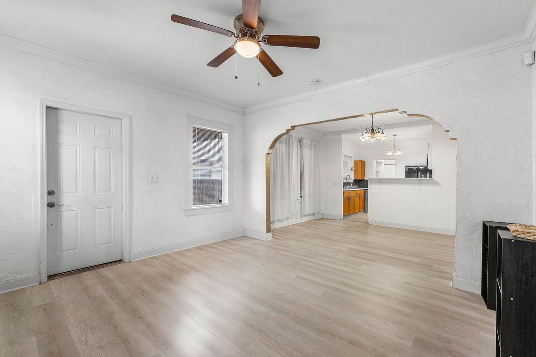 Active With Contract: $350,000 (4 beds, 2 baths, 1330 Square Feet)