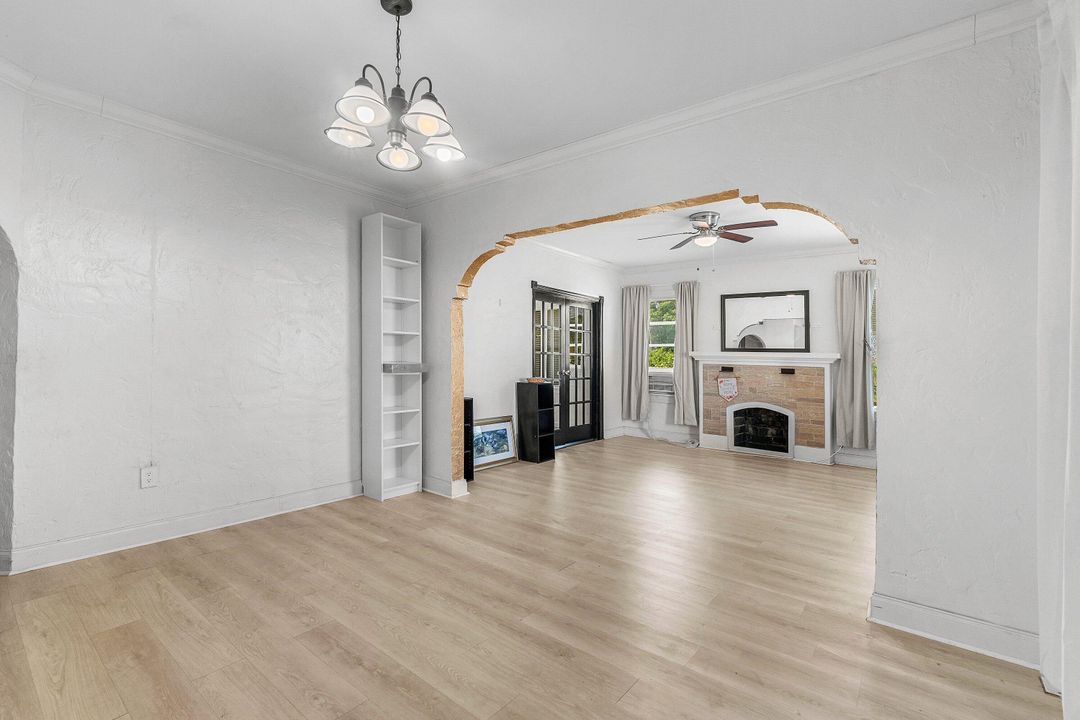 Active With Contract: $350,000 (4 beds, 2 baths, 1330 Square Feet)