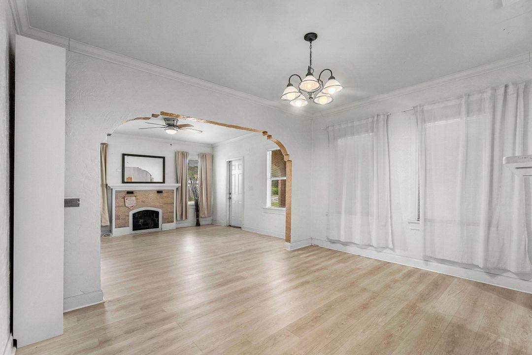 Active With Contract: $350,000 (4 beds, 2 baths, 1330 Square Feet)