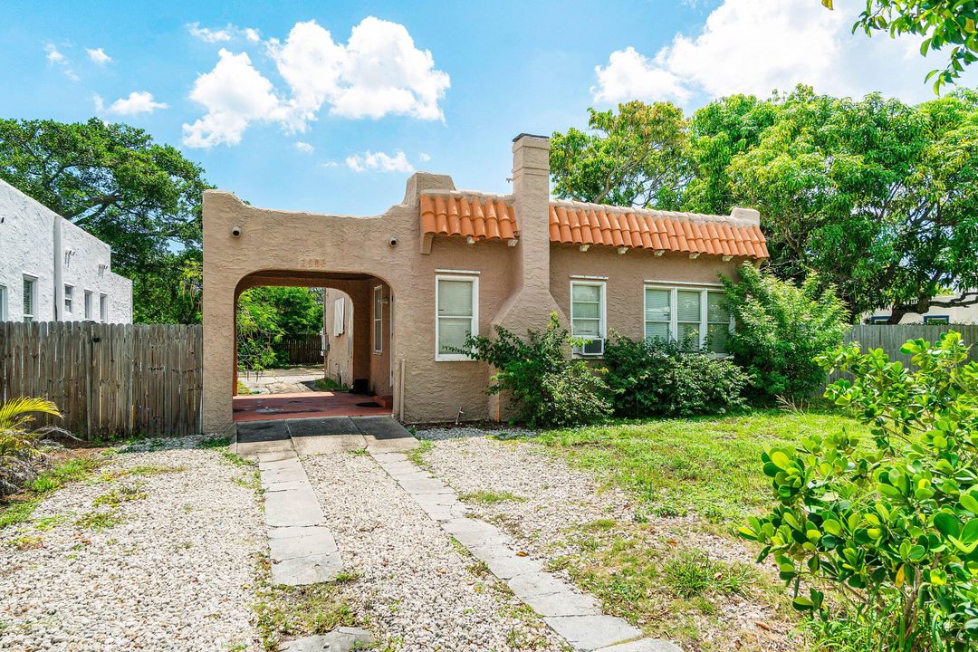 Active With Contract: $350,000 (4 beds, 2 baths, 1330 Square Feet)