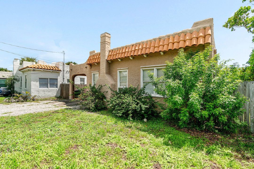 Active With Contract: $350,000 (4 beds, 2 baths, 1330 Square Feet)