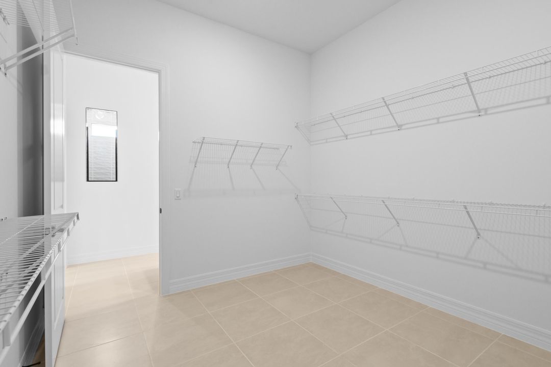 Под контрактом: $959,040 (3 спален, 3 ванн, 2483 Квадратных фут)