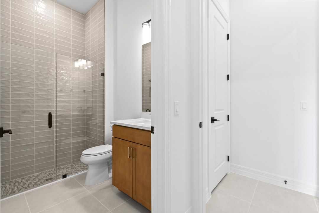 Под контрактом: $959,040 (3 спален, 3 ванн, 2483 Квадратных фут)