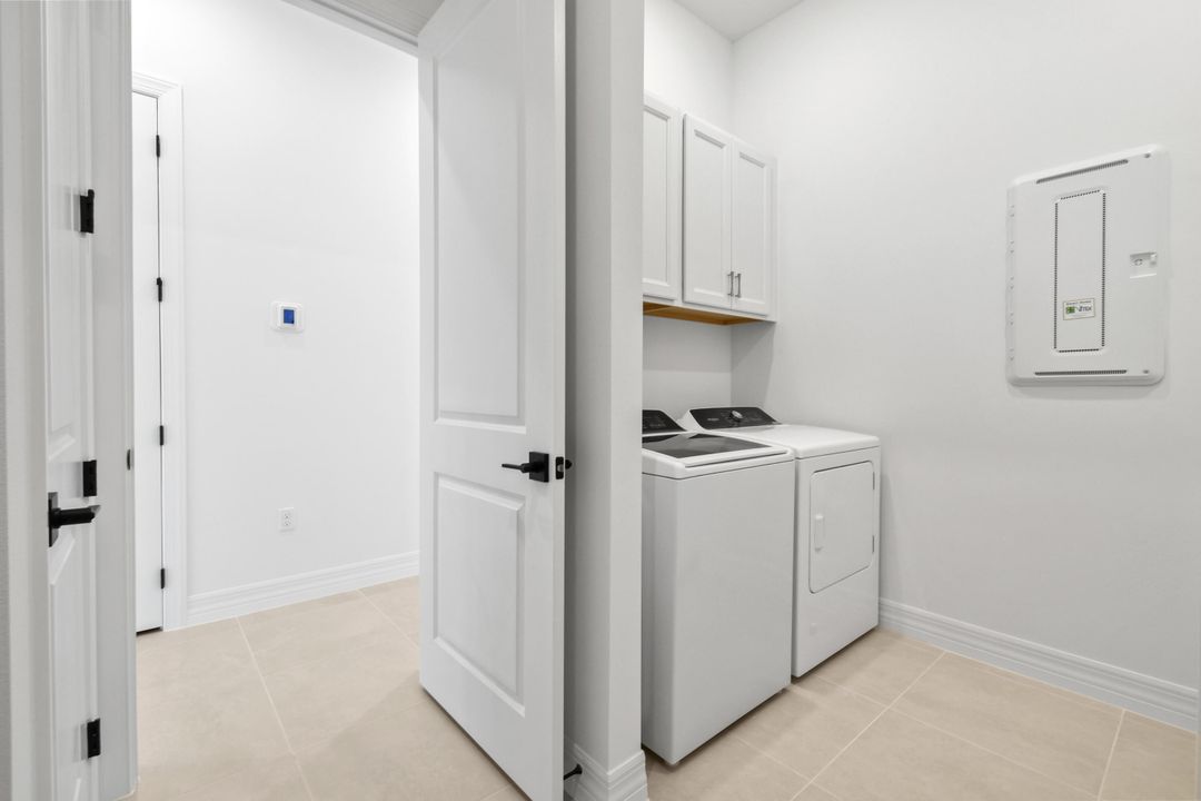 Под контрактом: $959,040 (3 спален, 3 ванн, 2483 Квадратных фут)