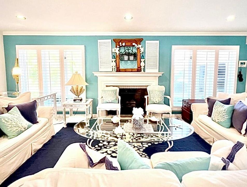 出租: $15,000 (3 贝兹, 2 浴室, 1936 平方英尺)