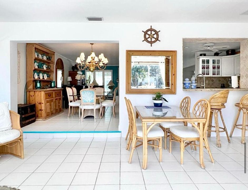 出租: $15,000 (3 贝兹, 2 浴室, 1936 平方英尺)