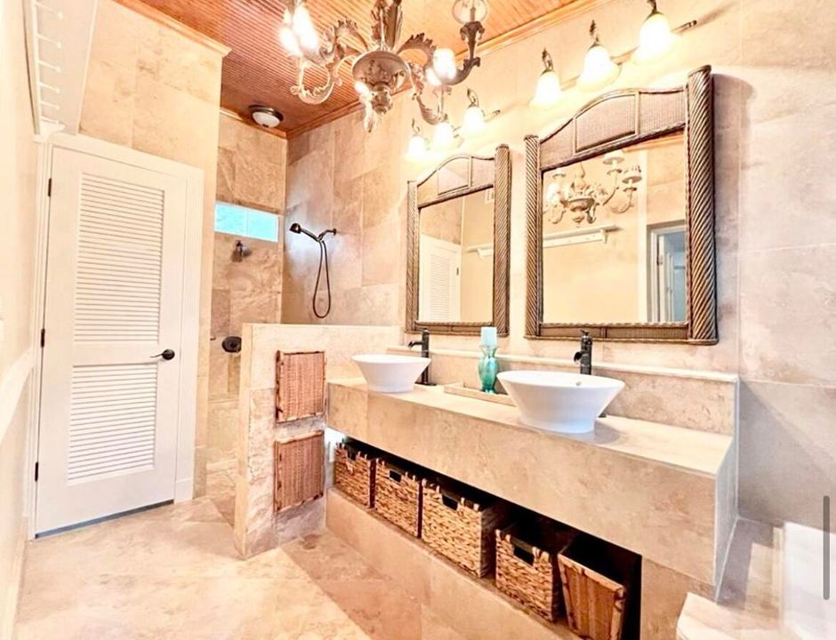 出租: $15,000 (3 贝兹, 2 浴室, 1936 平方英尺)