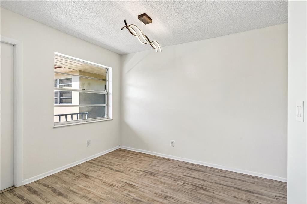 For Sale: $113,000 (1 beds, 1 baths, 750 Square Feet)