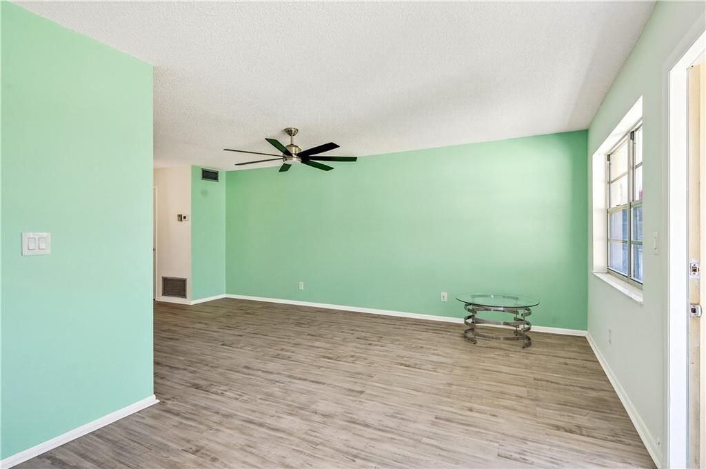 For Sale: $113,000 (1 beds, 1 baths, 750 Square Feet)