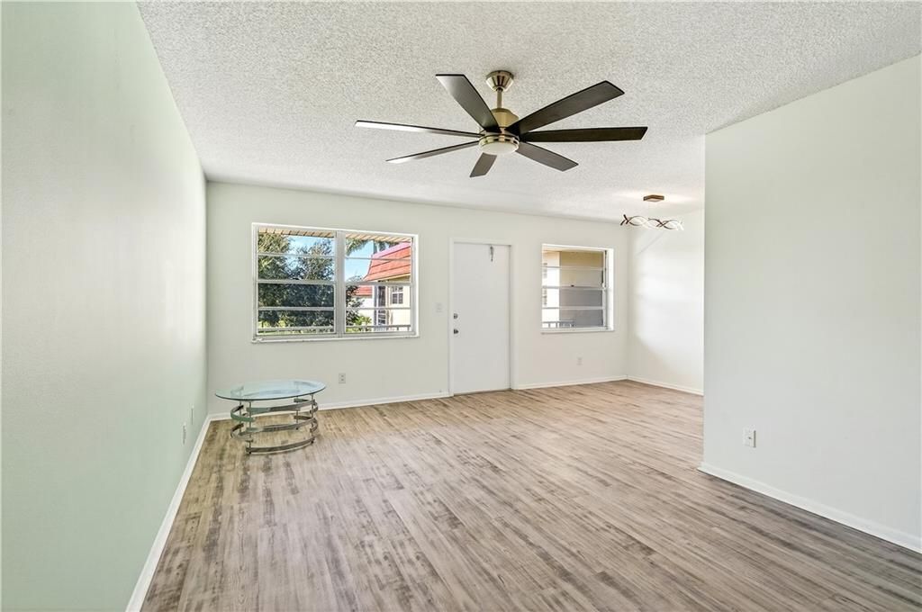 For Sale: $113,000 (1 beds, 1 baths, 750 Square Feet)