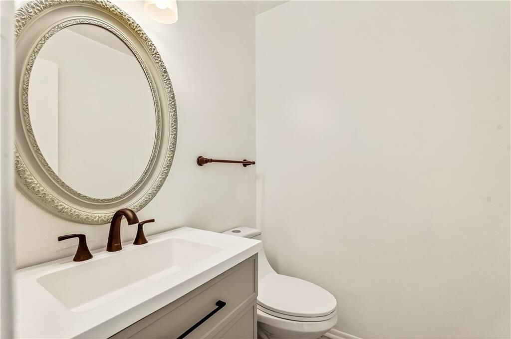 For Sale: $113,000 (1 beds, 1 baths, 750 Square Feet)