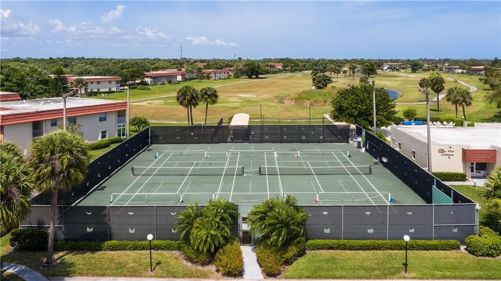 For Sale: $113,000 (1 beds, 1 baths, 750 Square Feet)