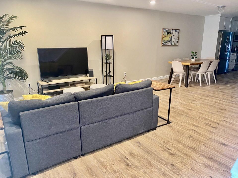 Под контрактом: $4,000 (2 спален, 2 ванн, 1432 Квадратных фут)