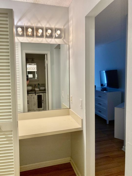 Под контрактом: $4,000 (2 спален, 2 ванн, 1432 Квадратных фут)