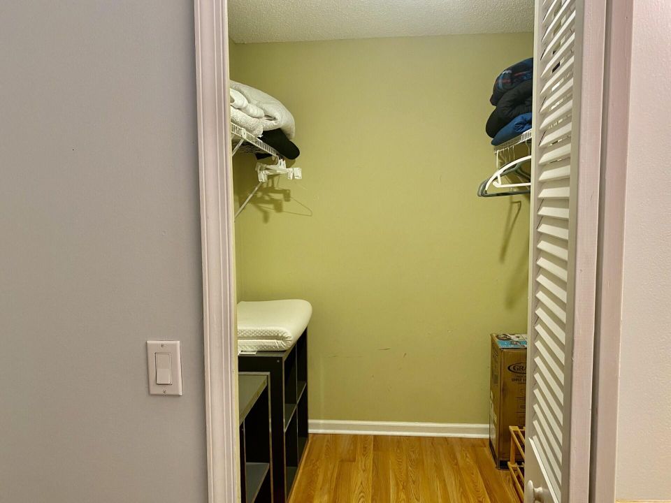 Под контрактом: $4,000 (2 спален, 2 ванн, 1432 Квадратных фут)