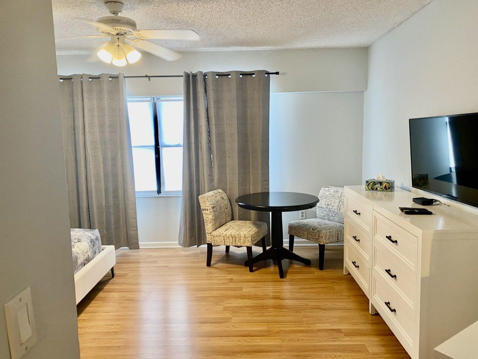 Под контрактом: $4,000 (2 спален, 2 ванн, 1432 Квадратных фут)