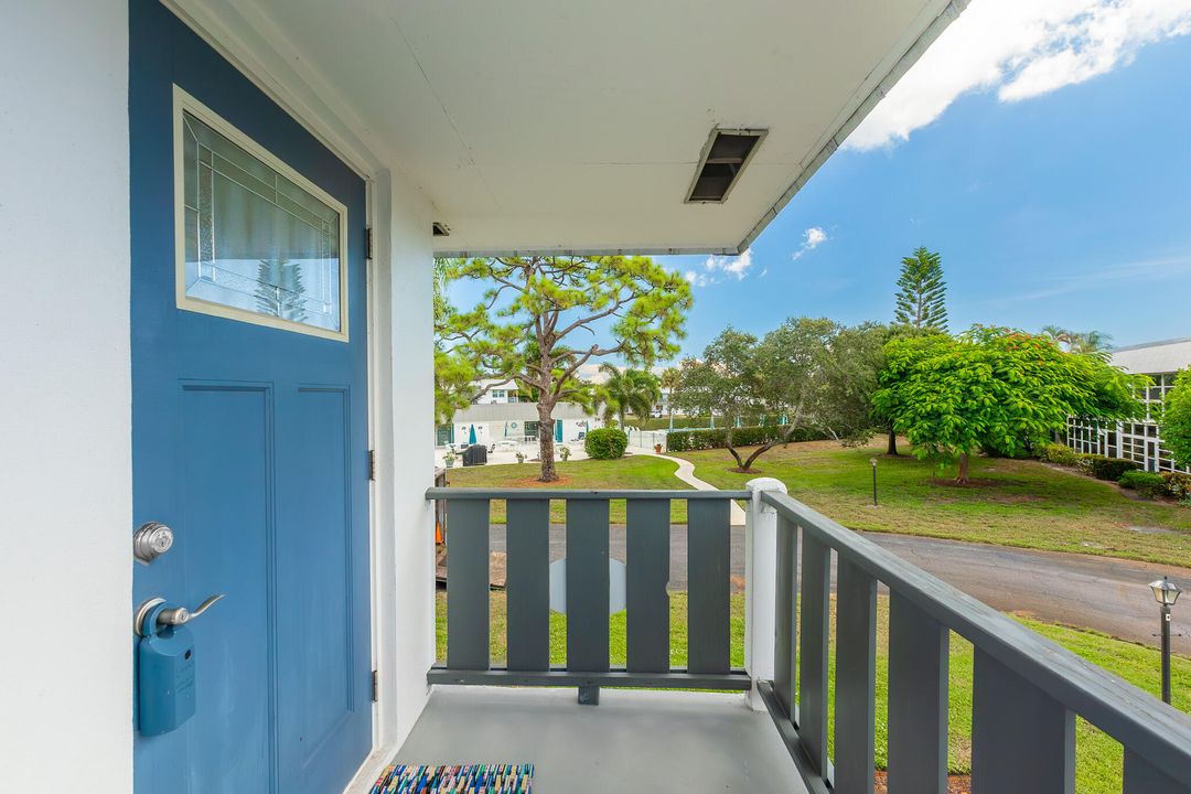 For Sale: $169,000 (2 beds, 2 baths, 992 Square Feet)